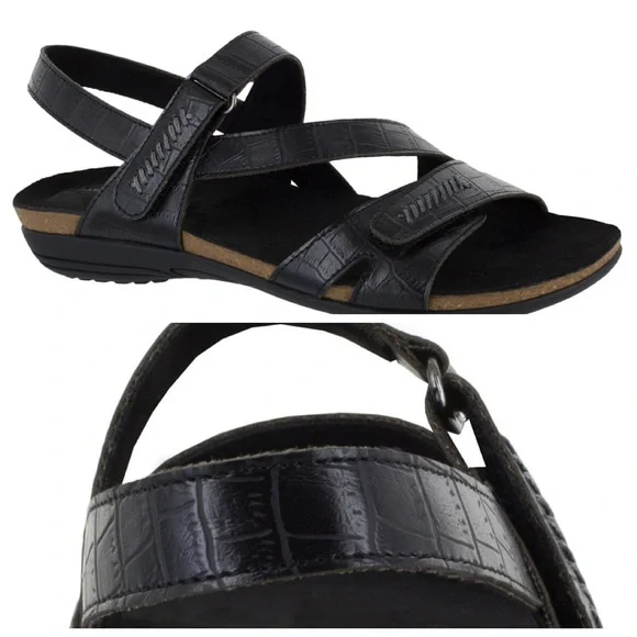 🆕Black comfy sandals by Easy Street. - Picture 3 of 6